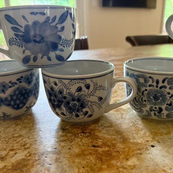 Blue and White Porcelain Tea Cups Set - Picture 3 of 5